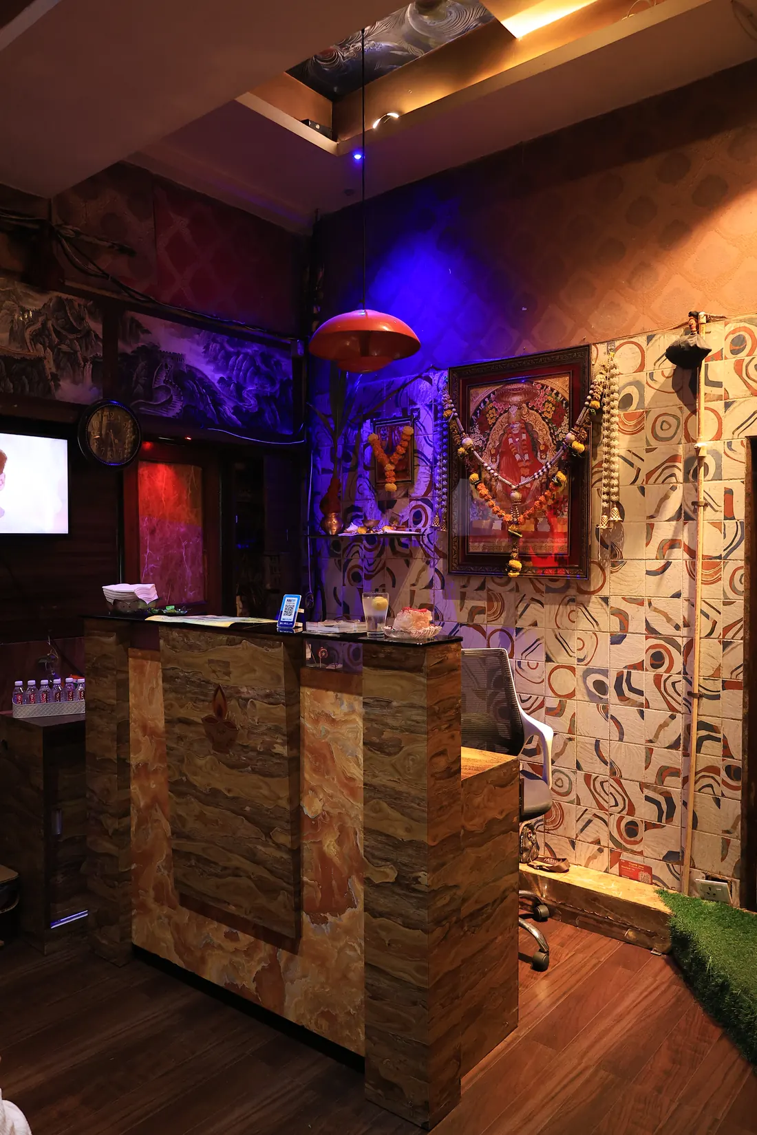 Reception counter at Deep Spa, Dilkap Center, Saki Naka